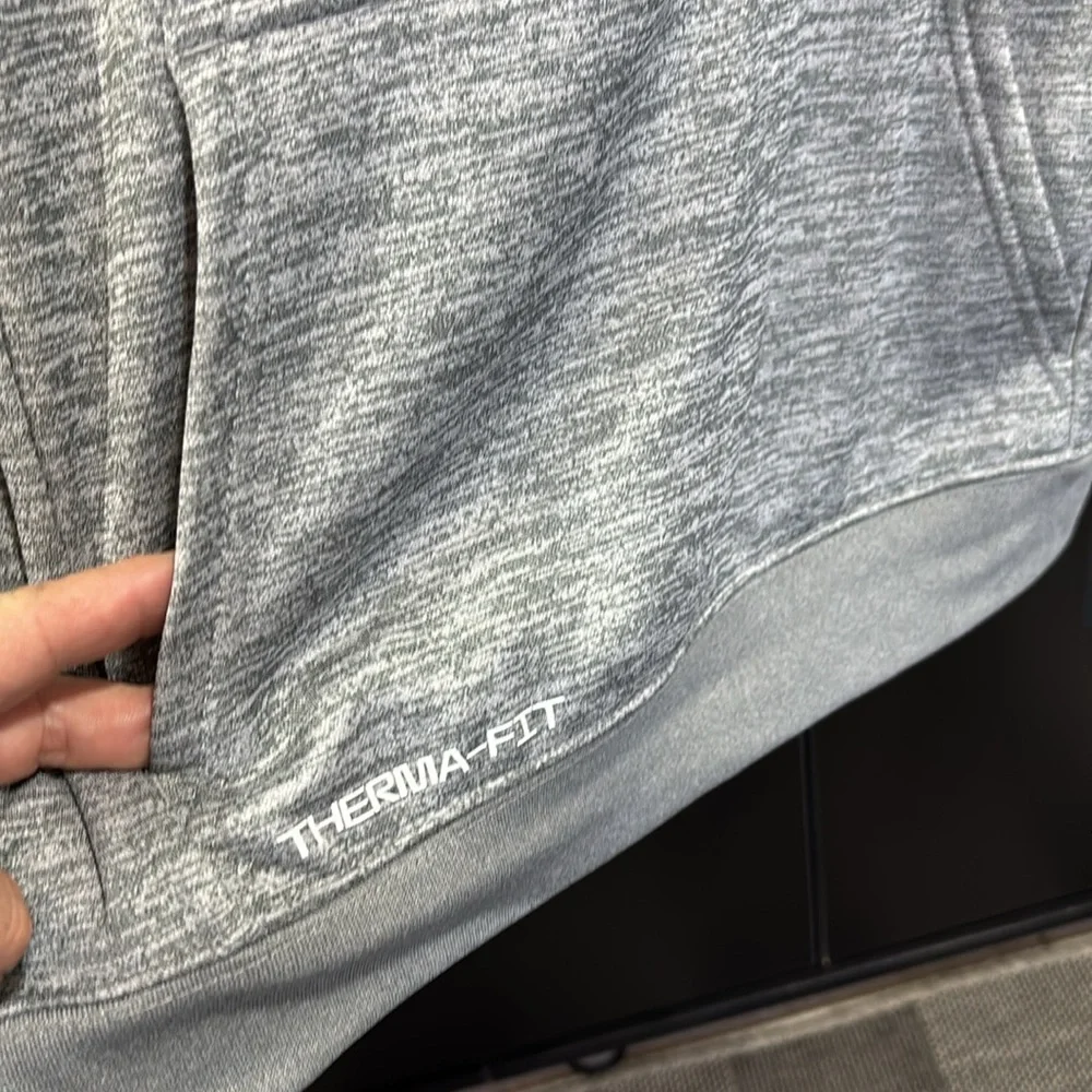 Nike Therma Fit Pullover hoodie,pouch pocket knitcuffs/fleece lined,Swoosh logo